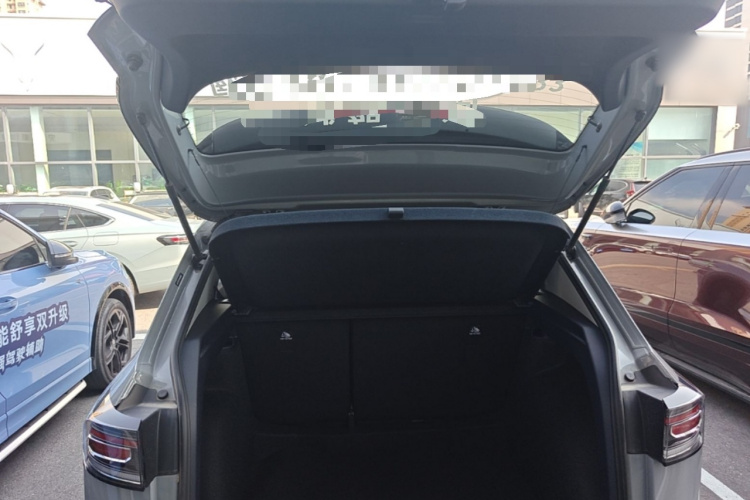 Volkswagen Tharu 2025 car image #19