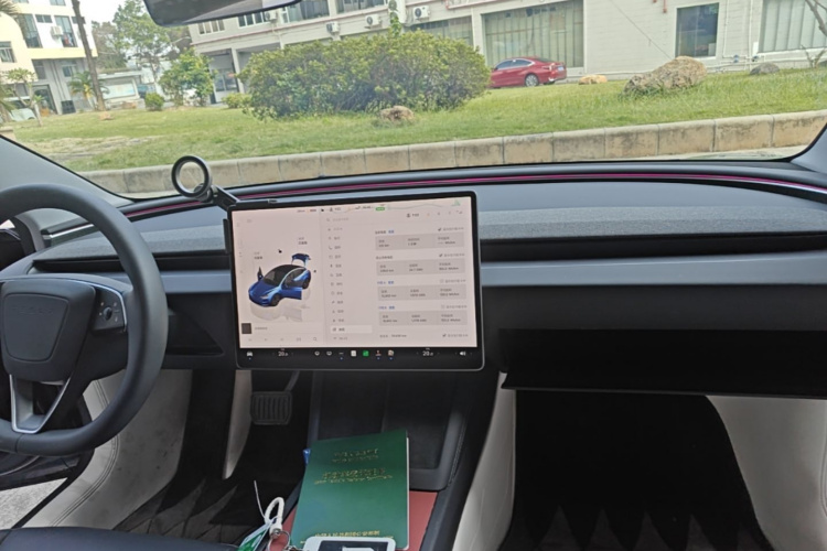 Tesla Model 3 2024 #10 Tesla Model 3 2024 car image #10