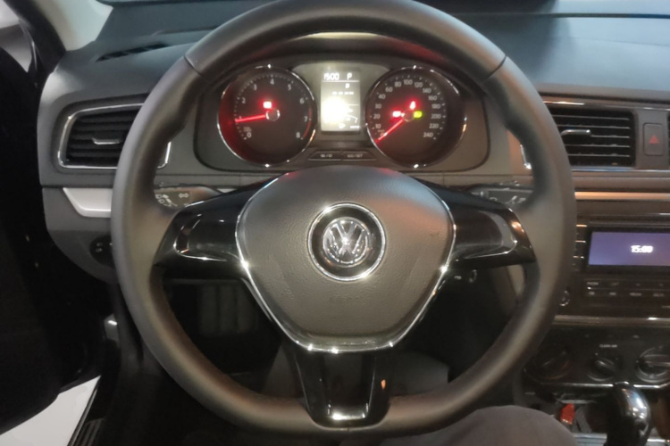 Volkswagen Lavida 2015 car image #11