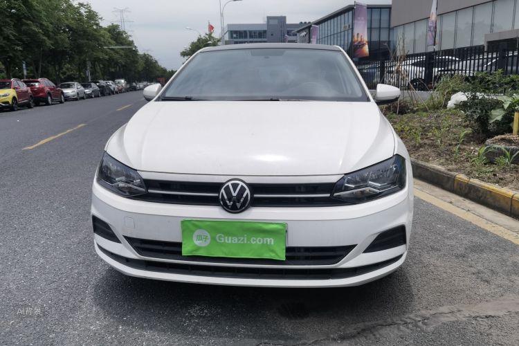 Volkswagen Polo 2021 car image #3