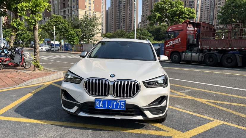 BMW X1 2022 car image #2
