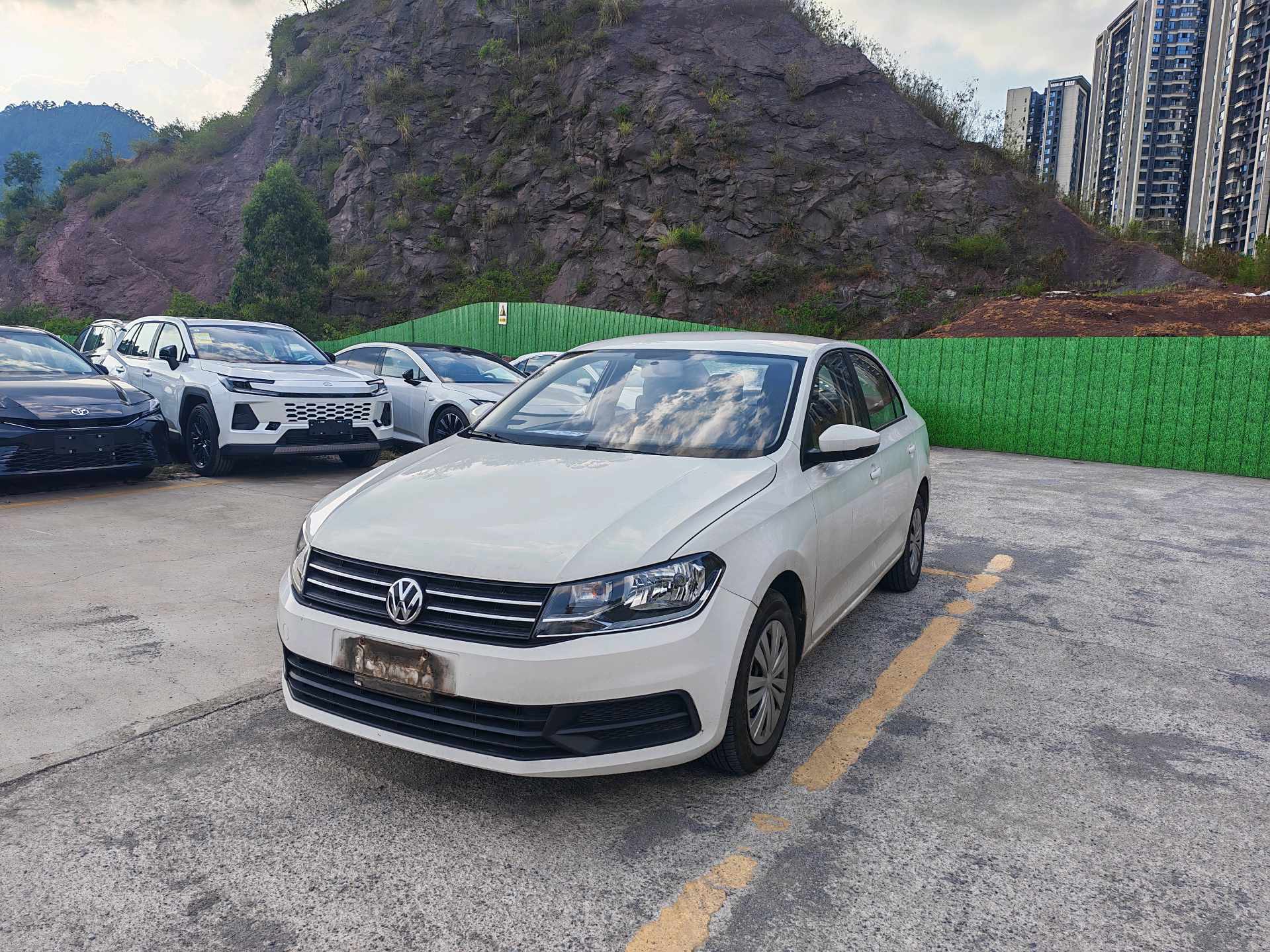 Volkswagen Santana 2020 car image 