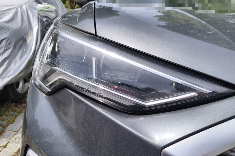 Audi Q3 2021 car image #8