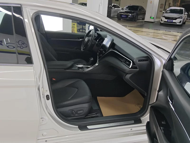 Toyota Camry 2022 car image #18