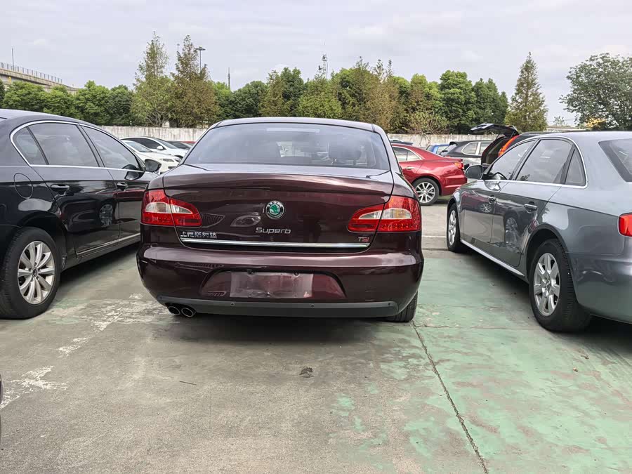 Skoda Superb 2011 imagen de coche #14