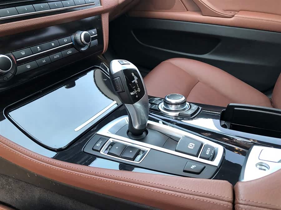 BMW 5 Series (Imported) 2014 car image #14