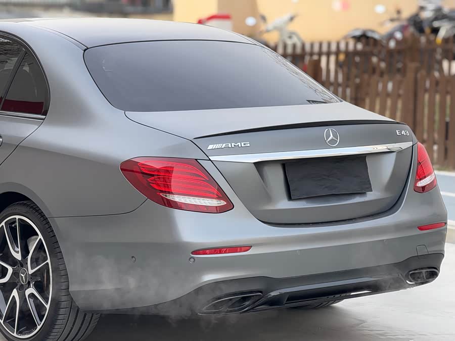 Mercedes-Benz E AMG 2018 immagine di auto #14