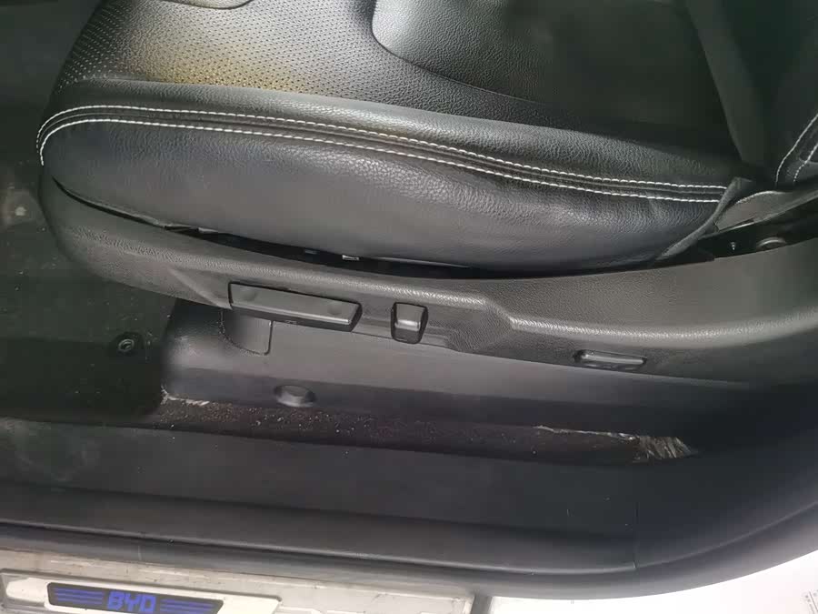 BYD e6 2017 #14 BYD e6 2017 car image #14