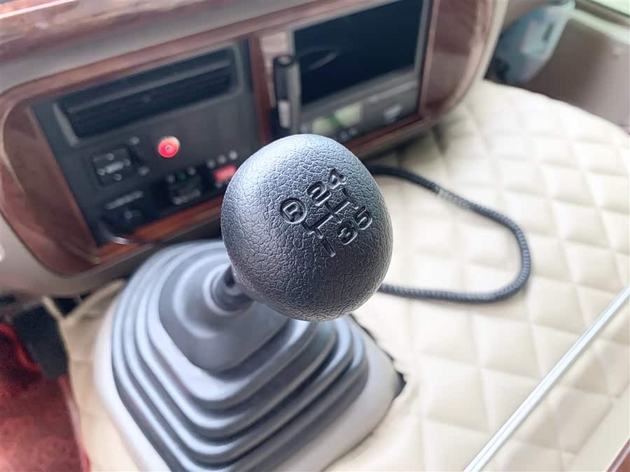 Toyota Coaster 2017 изображение автомобиля #14