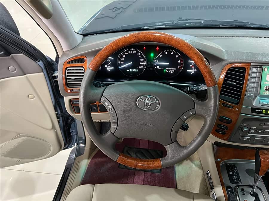 Toyota Land Cruiser 2005 #14 Toyota Land Cruiser 2005 car image #14