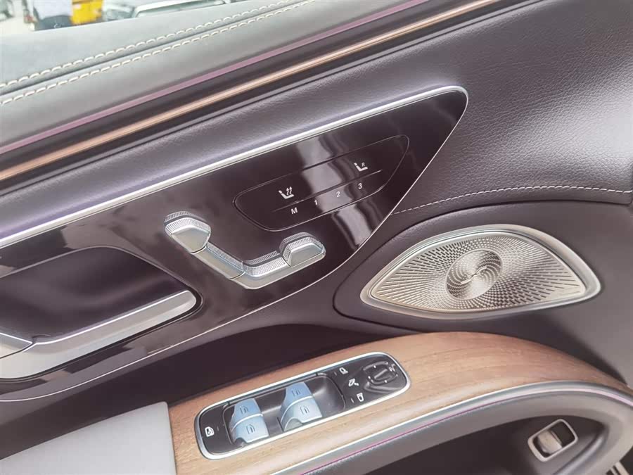 Mercedes-Benz EQS Class car image #14