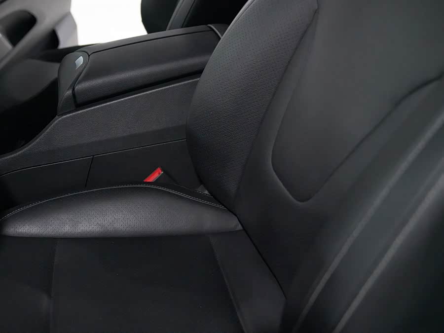 Mercedes-Benz V Class 2024 car image #14