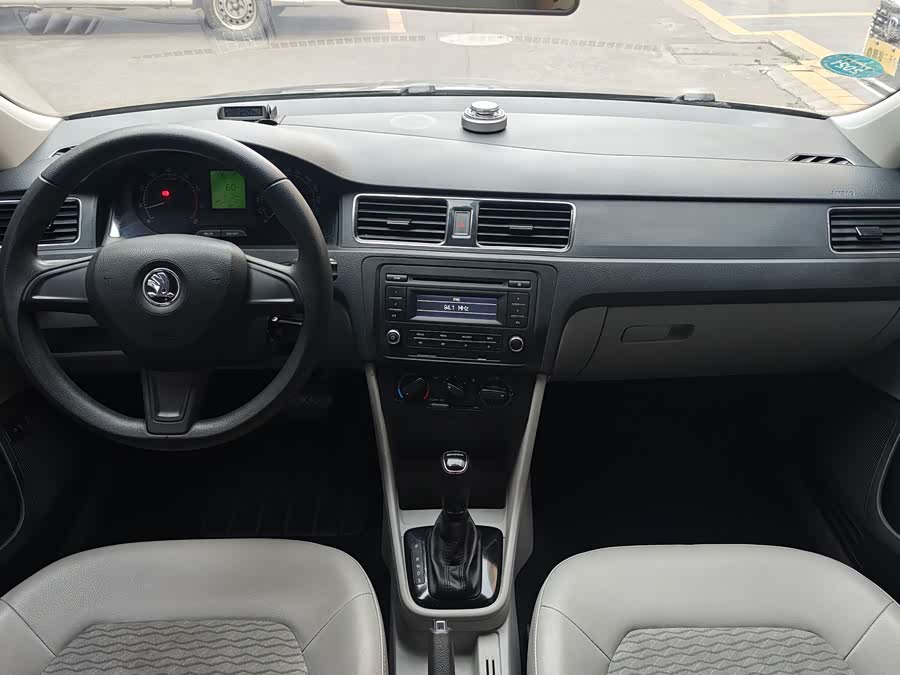 Skoda Rapid 2016 #14 Skoda Rapid 2016 car image #14