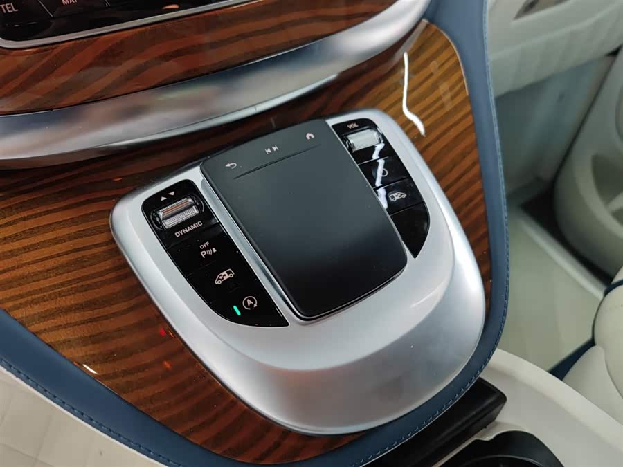 Mercedes-Benz V Class 2023 #14 Mercedes-Benz V Class 2023 immagine di auto #14