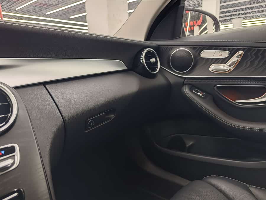 Mercedes-Benz C Class 2019 #14 Mercedes-Benz C Class 2019 صورة سيارة #14