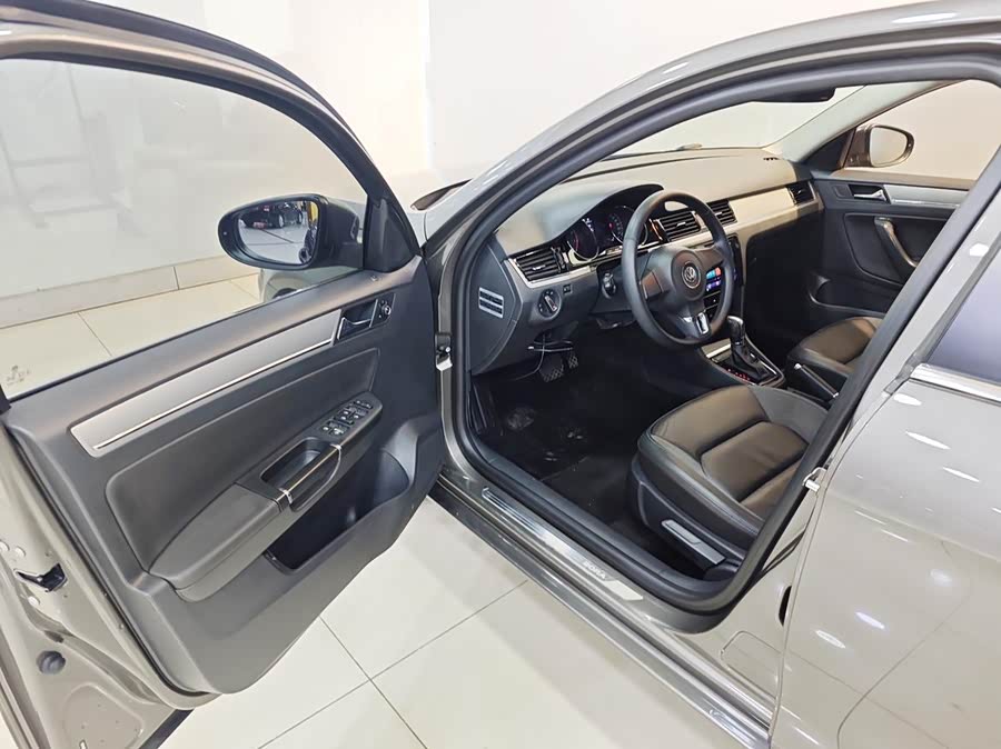 Volkswagen Bora 2015 immagine di auto #14