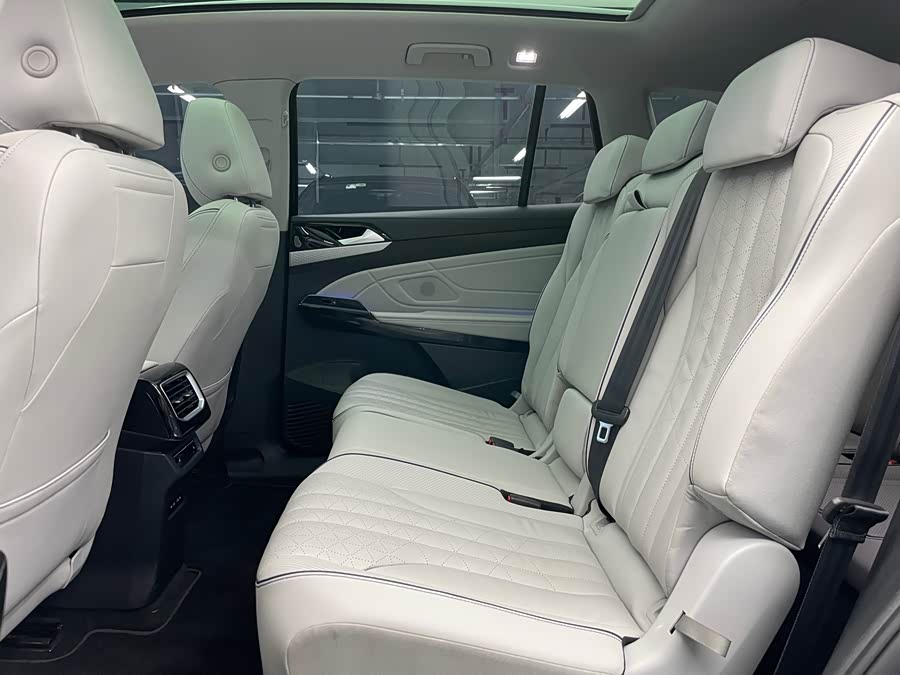 Volkswagen ID.6 X 2021 car image #14