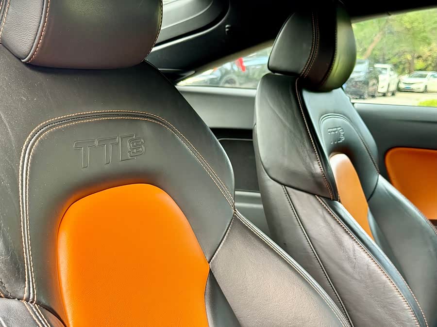 Audi TTS 2011 car image #14