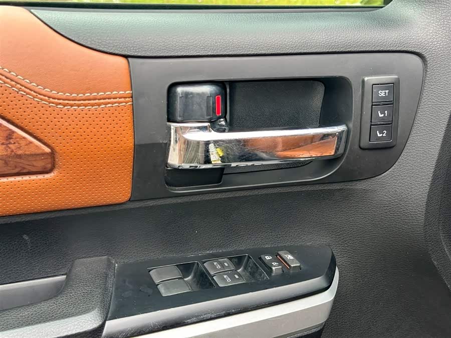 Toyota Tundra 2014 immagine di auto #14