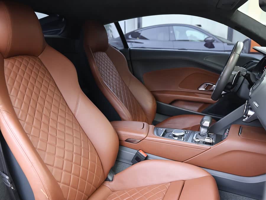 Audi R8 2018 car image #14