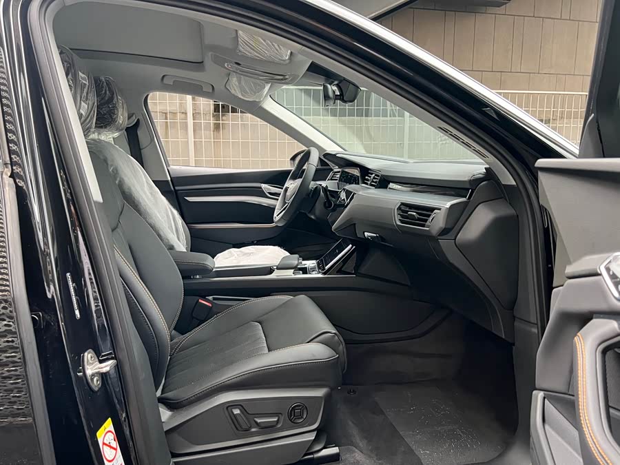 Audi e-tron 2024 #14 Audi e-tron 2024 car image #14