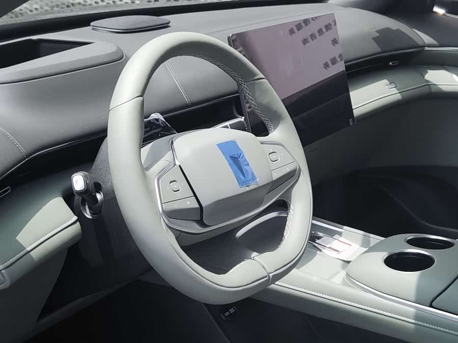 Deepal S07 2025 #14 Deepal S07 2025 car image #14