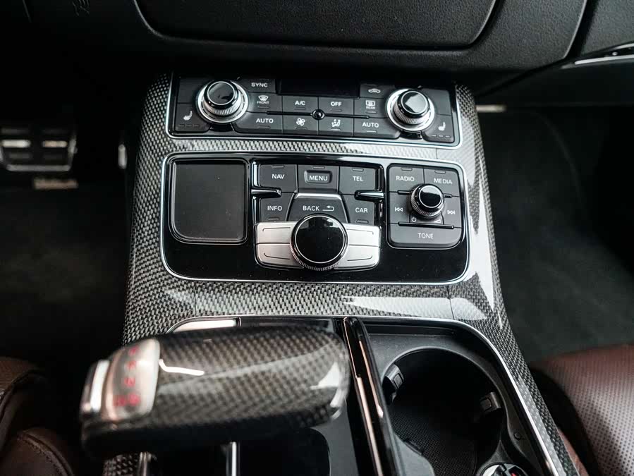 Audi S8 2014 изображение автомобиля #14