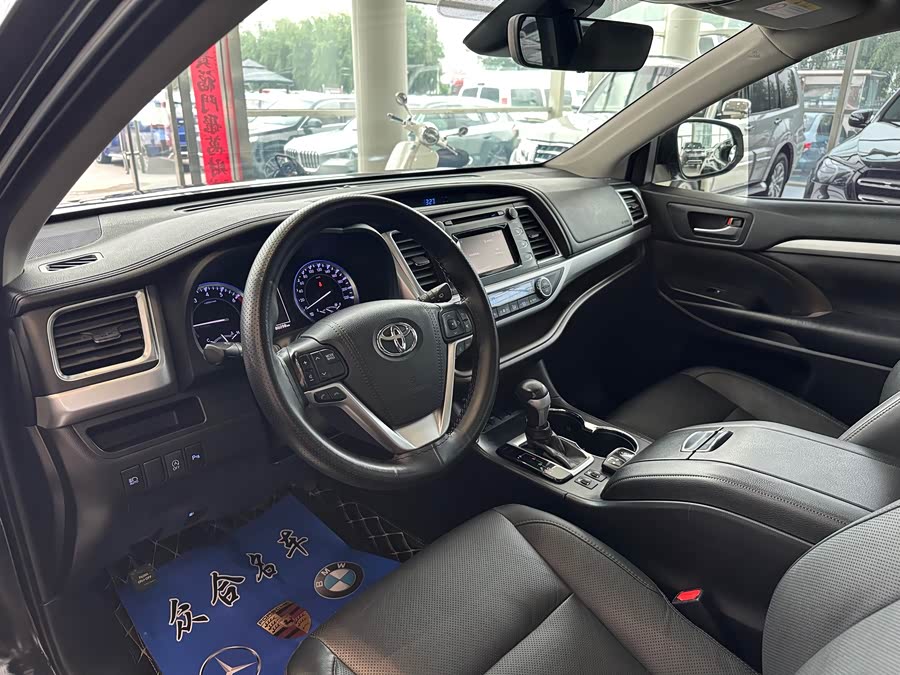 Toyota Highlander 2019 car image #14