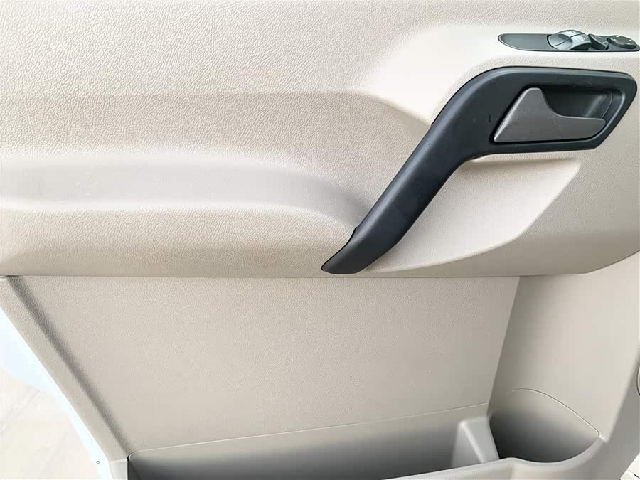 Mercedes-Benz Sprinter 2014 car image #14