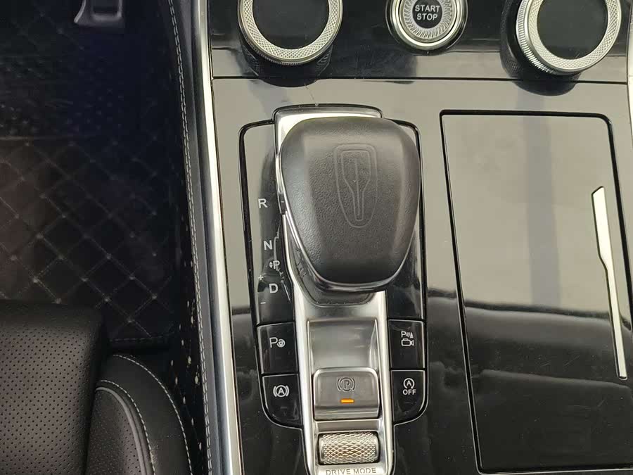 HongQi H9 2020 car image #14