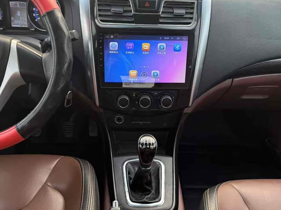 Forthing SX6 2017 #14 Forthing SX6 2017 car image #14