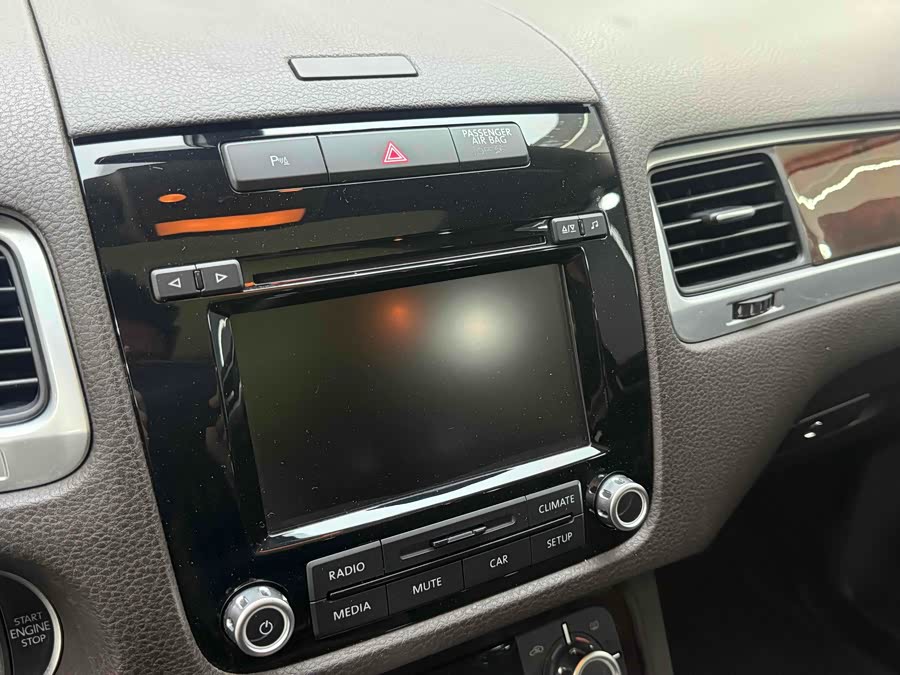 Volkswagen Touareg 2014 car image #14