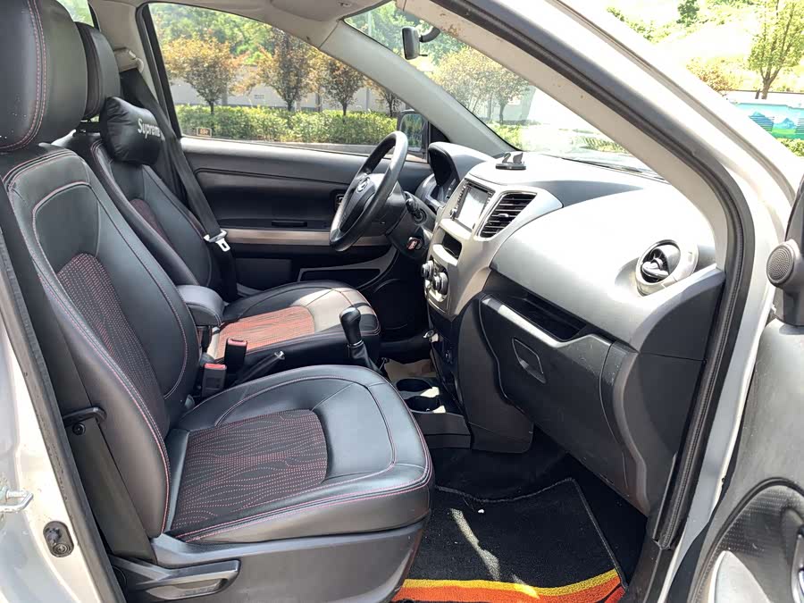 Great Wall M4 2012 صورة سيارة #14