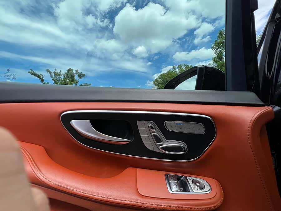 Mercedes-Benz V Class 2020 car image #14