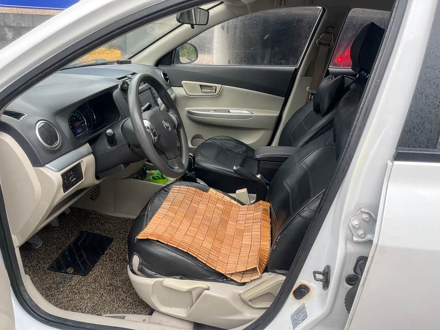 Changan Alsvin V5 2014 car image #14