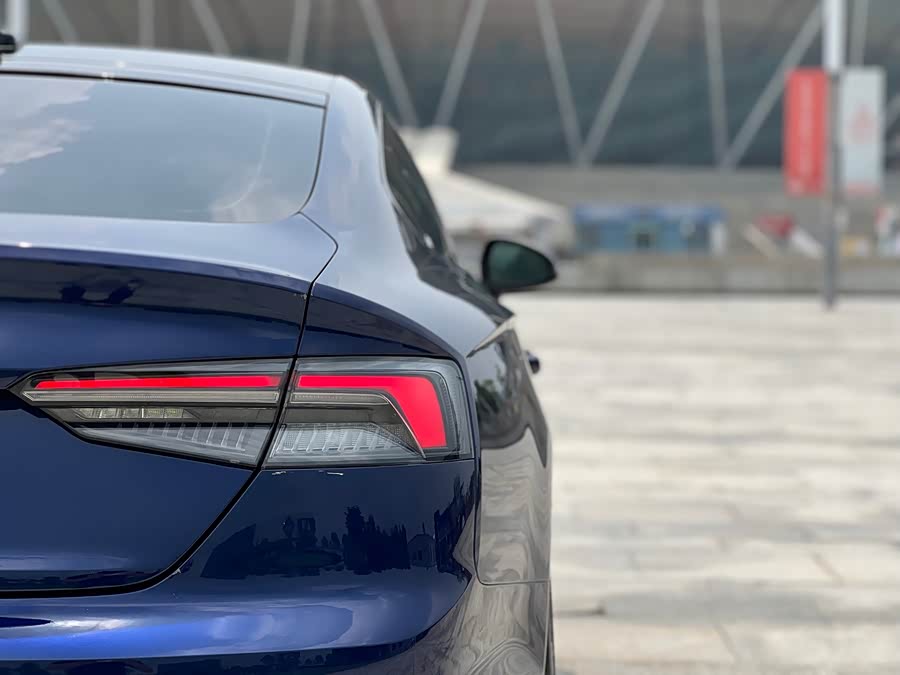 Audi S5 2018 car image #14