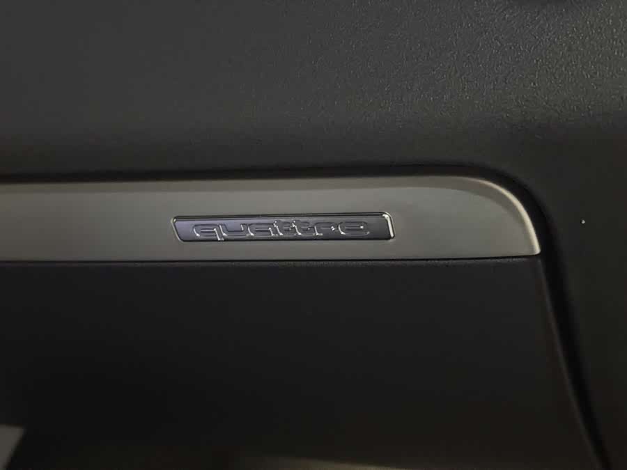 Audi TTS 2011 car image #14