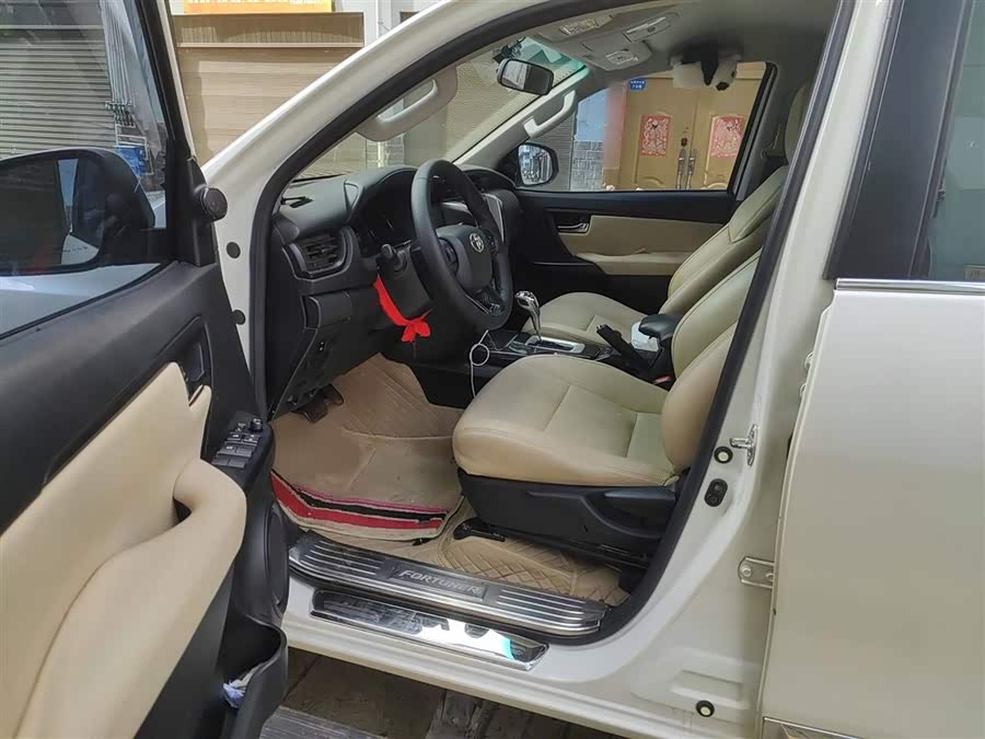 Toyota Fortuner 2018 car image #14