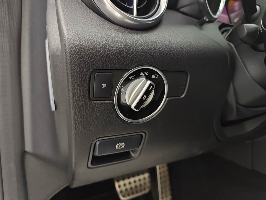 Mercedes-Benz SLC Class 2017 car image #14