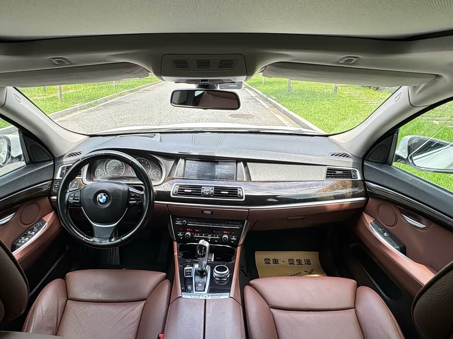 BMW 5 Series GT 2010 immagine di auto #14