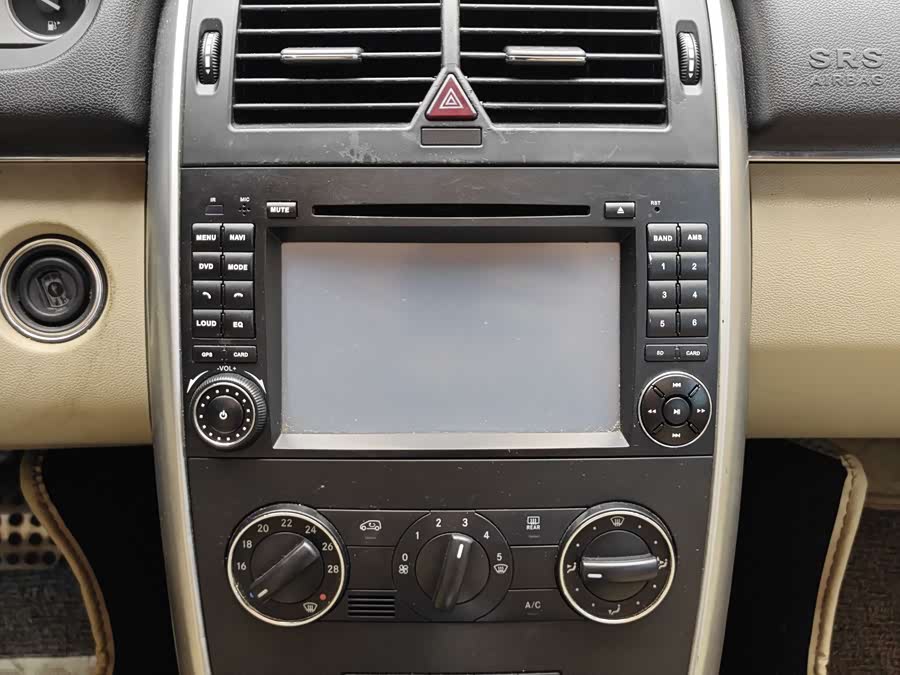 Mercedes-Benz B Class 2011 car image #14