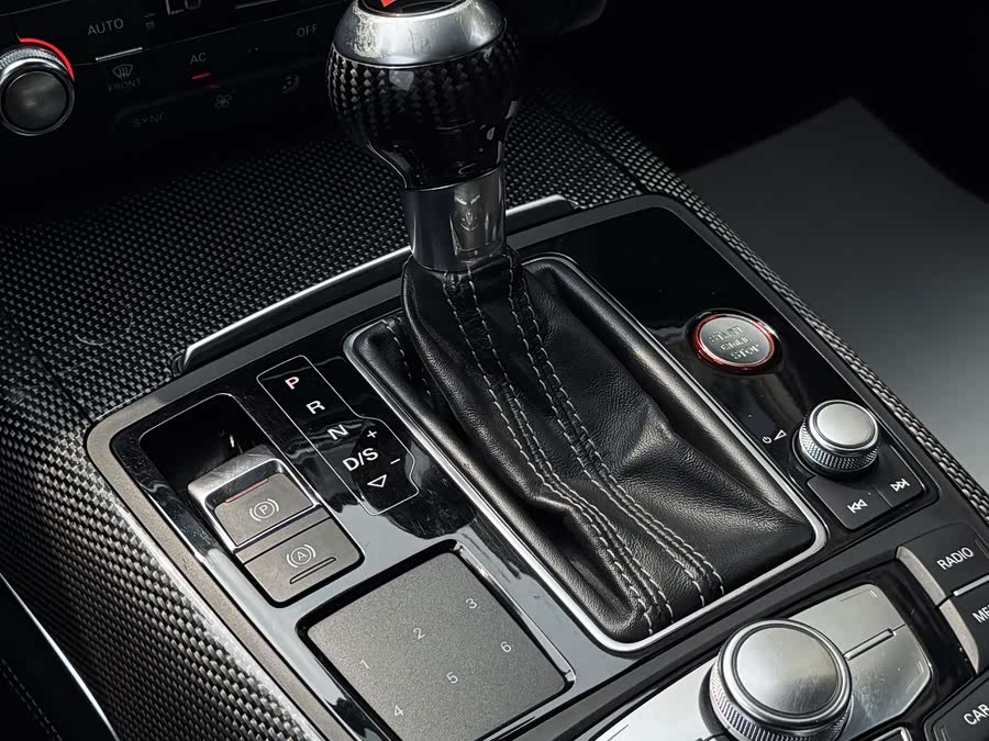 Audi S6 2013 car image #14