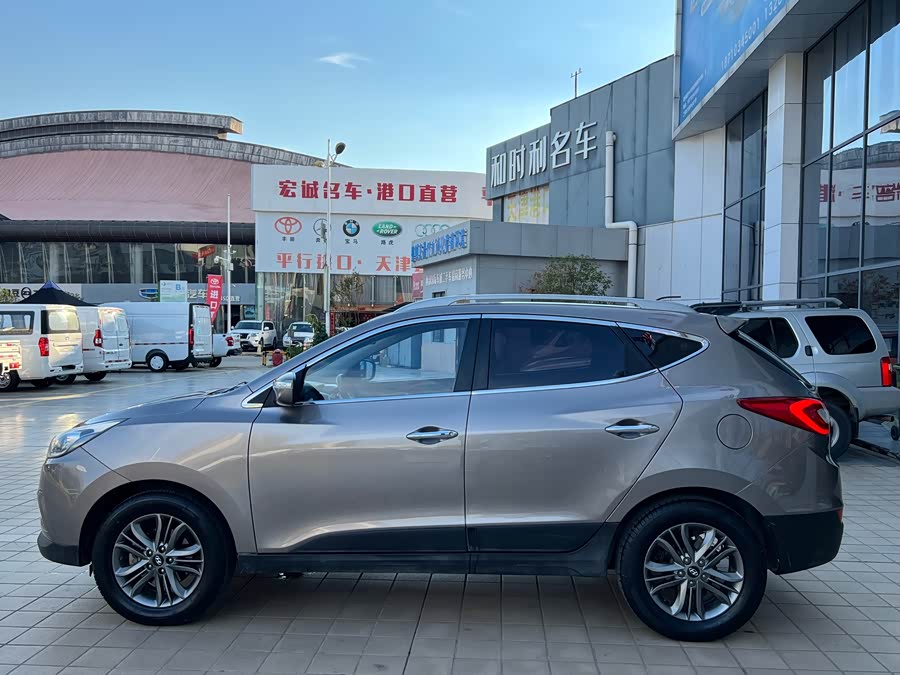 Hyundai ix35 2014 car image #14