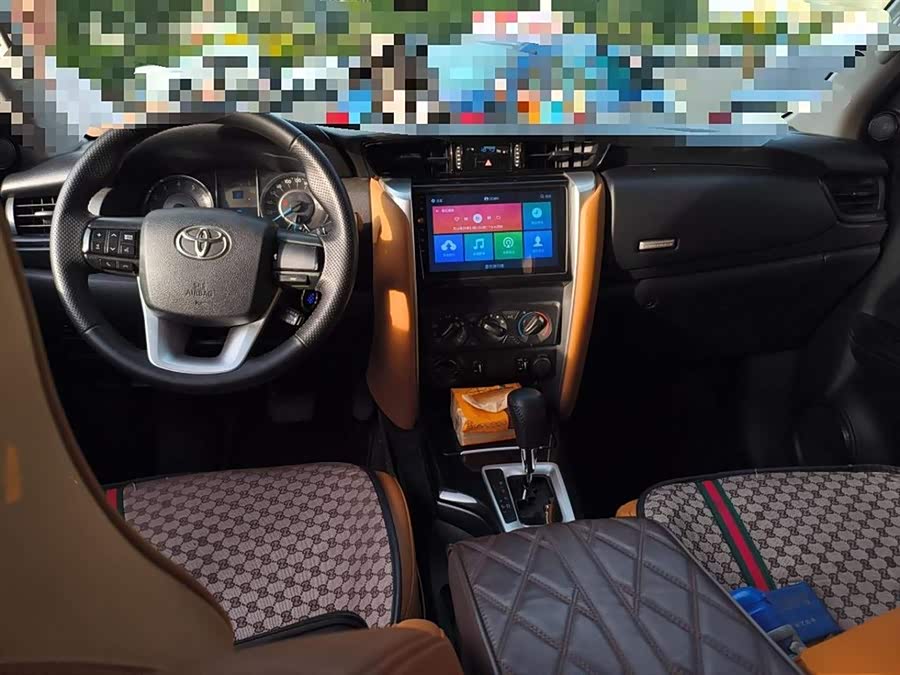 Toyota Fortuner 2017 صورة سيارة #14