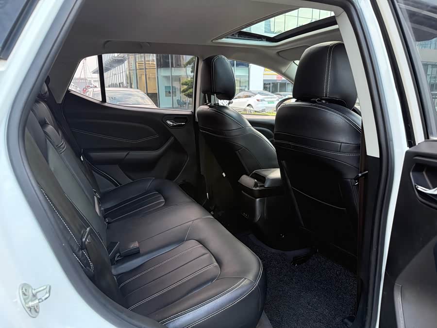 Soueast DX3 2019 #14 Soueast DX3 2019 car image #14