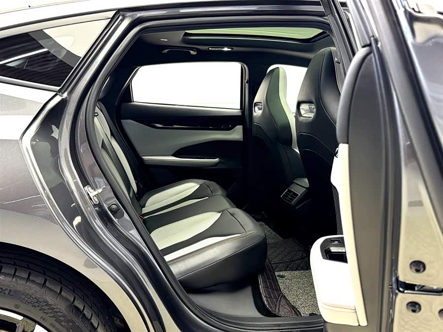 Changan UNI-V iDD 2024 immagine di auto #14