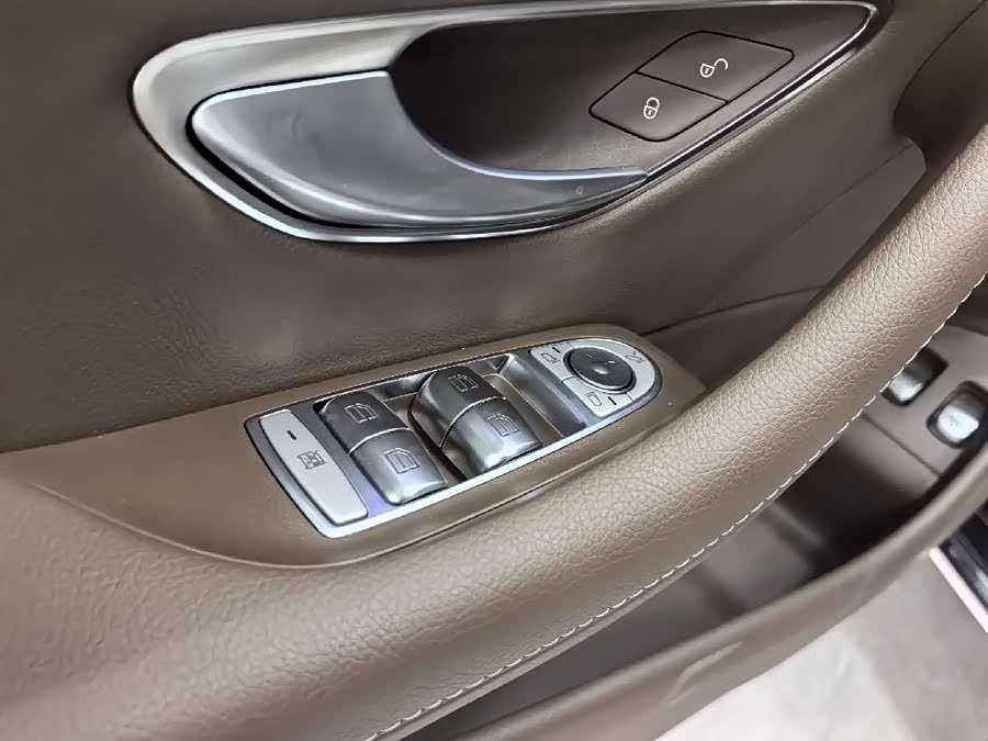 Mercedes-Benz E Class New Energy 2023 car image #14