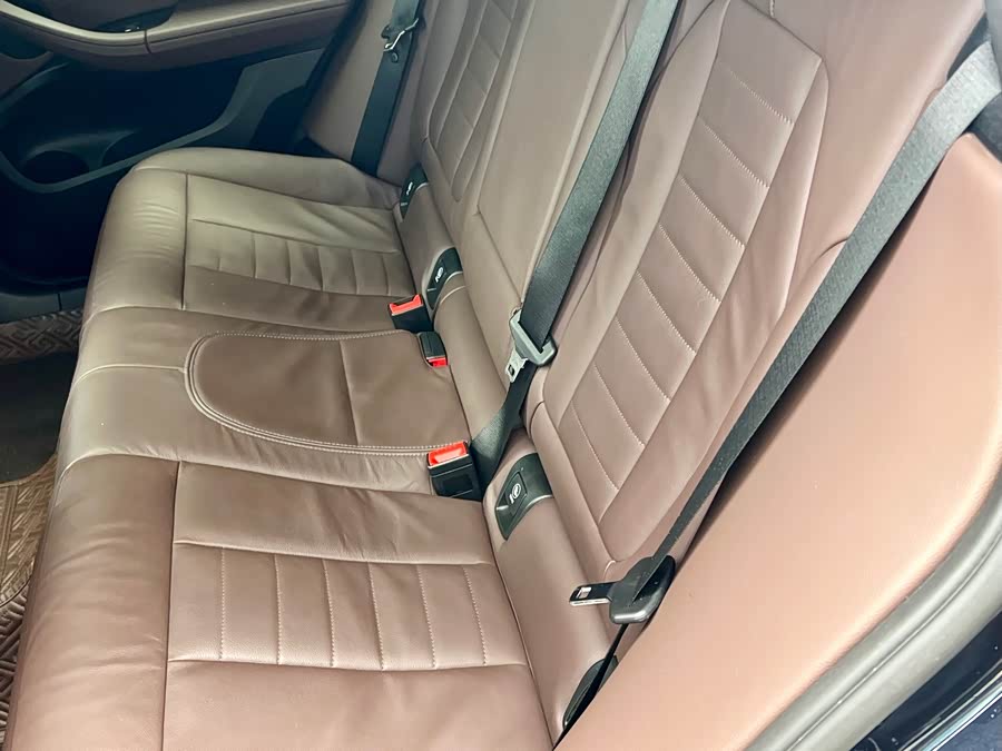 BMW X4 2020 car image #14