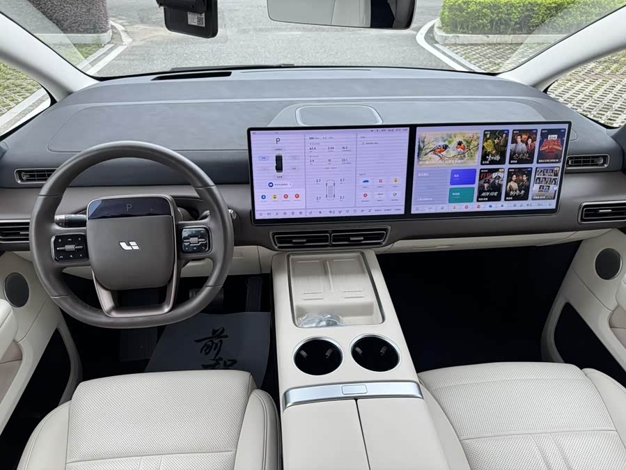 理想汽车 理想MEGA 2024 汽车图片 #14