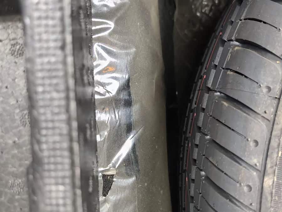 BYD M6 2016 car image #14